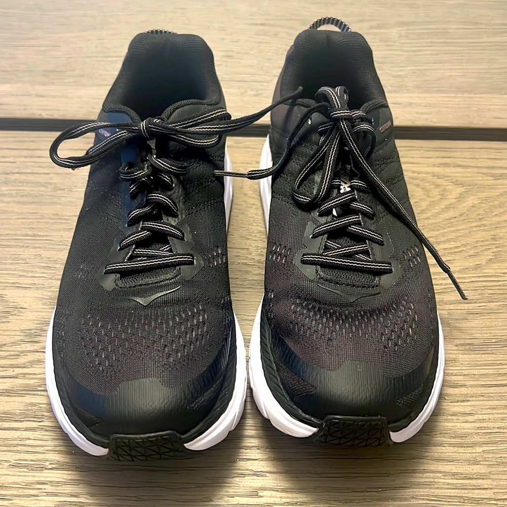 Hoka One One Clifton 6 Walking/Running shoes Black/White Size 9.5 Womens